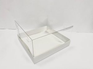 קופסא שקופה לעוגה 24 *24 גובה 13 ס"מ לבן
