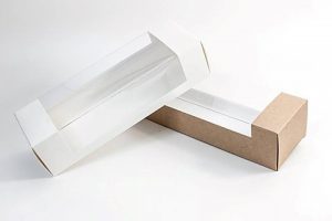 קופסא אינגליש עם חלון בצבע לבן